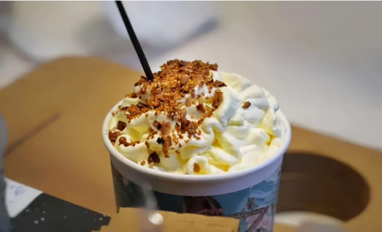 数据解读：为什么有人排队8小时，只为了喝一杯茶颜悦色？(图1)